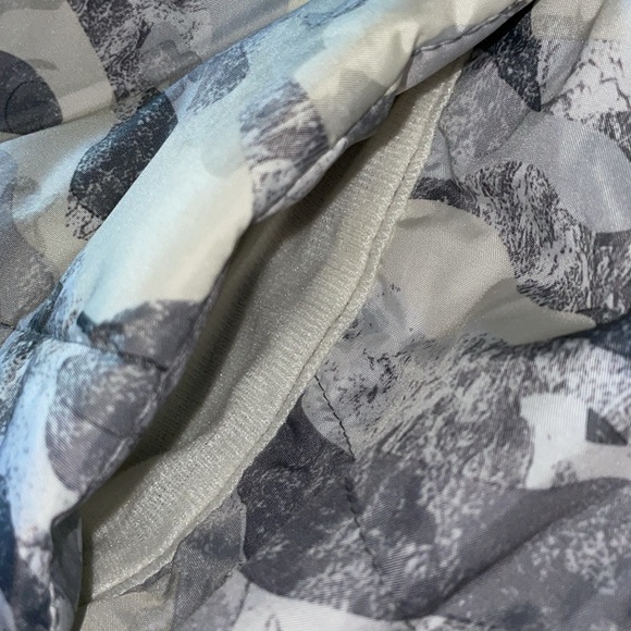 NWOT Gerry Weber Jacket.  Size L (14/16) Gray & Pink Puffer Jacket - Picture 5 of 5